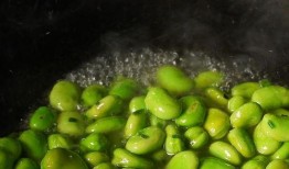 谷雨木木吃大瓜,揭秘吃大瓜的欢乐时光