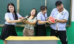 教室吃瓜同学,揭秘同学生活点滴