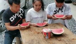 搞笑吃瓜比赛片段,笑料百出！搞笑吃瓜大赛精彩瞬间大盘点