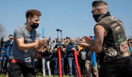 吃瓜格斗,一场舌尖上的美食对决