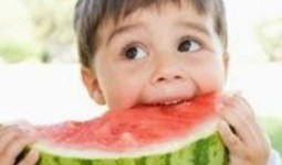 小孩吃瓜头像女