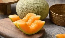 牛人吃哈密瓜饼干,吃下哈密瓜饼干，挑战味蕾极限！