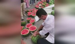 吃瓜现场亲嘴,吃瓜群众见证甜蜜瞬间