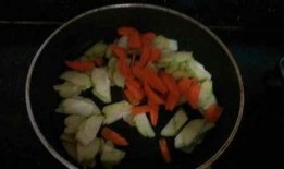 邻居炒菜吃瓜,炒菜吃瓜的温馨瞬间