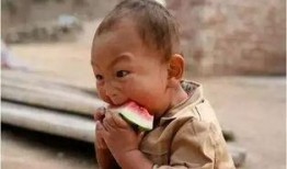 带孩子吃瓜视频,带娃吃瓜视频趣味回顾