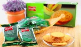 牛人吃哈密瓜饼干,吃下哈密瓜饼干，挑战味蕾极限！