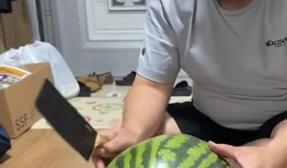 吃瓜现场亲嘴,吃瓜群众见证甜蜜瞬间