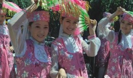 伊犁吃瓜女人视频,一场别开生面的乡村生活秀