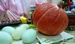 蛋贩子吃瓜,一场意外的乡村趣事