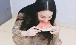 吃瓜穿书女,吃瓜少女的奇幻冒险之旅