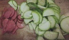 坐月子吃角瓜好吗,坐月子期间食用角瓜的益处与注意事项