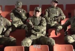 特警吃瓜群众,吃瓜群众眼中的英雄日常