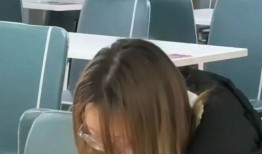 食堂吃瓜女生吃瓜视频大全