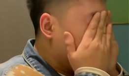 吃瓜男生指屏幕,揭秘“吃瓜男生”屏幕前的神秘世界