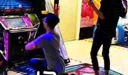 晚会跳舞吃瓜视频,晚会狂欢夜精彩瞬间回顾